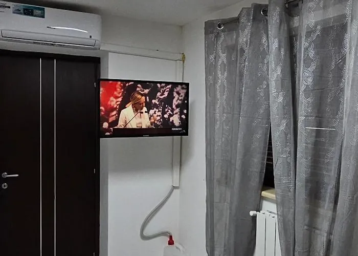 Fashion House * Naples